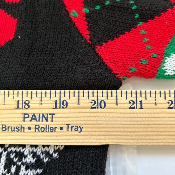 Express Your Elf Christmas Sweater! Juniors size 15-17 - Picture 5 of 8